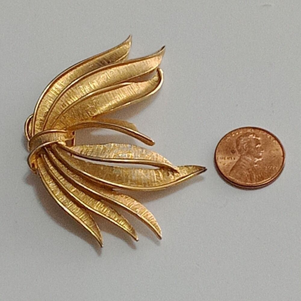 Vintage Alan J Brooch Pin Bow Gold Toned